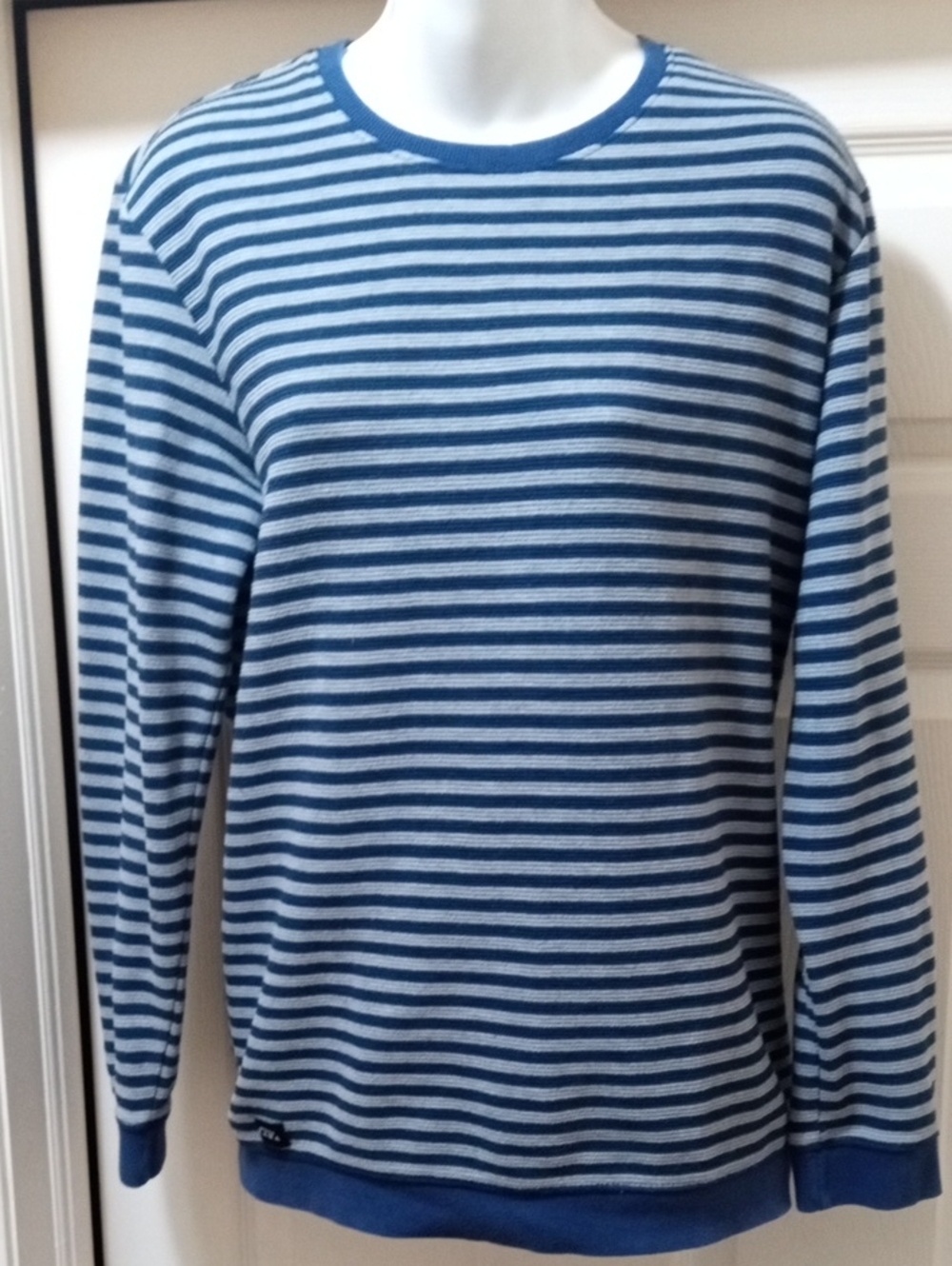 $12>>>Zara Men's Navy and Light Blue Greyish Striped Crewneck Sweater
